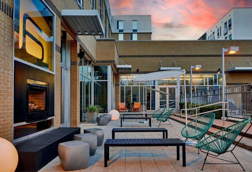 هتل Aloft Austin At The Domain