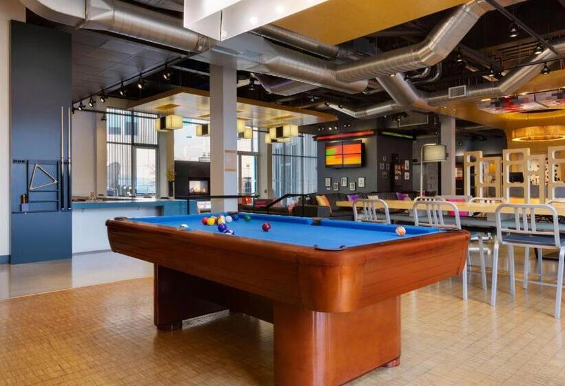 Aloft Hotel Milwaukee Downtown