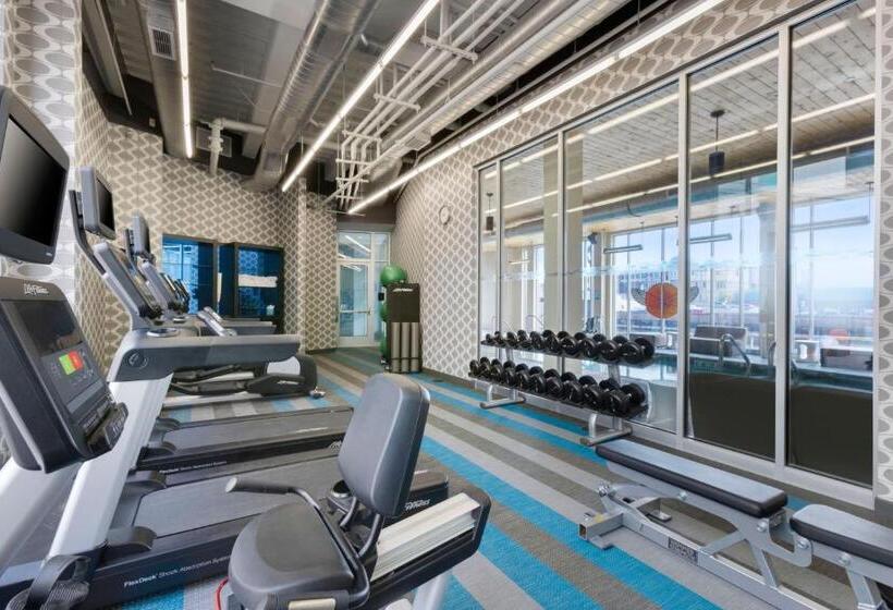 Aloft Hotel Milwaukee Downtown