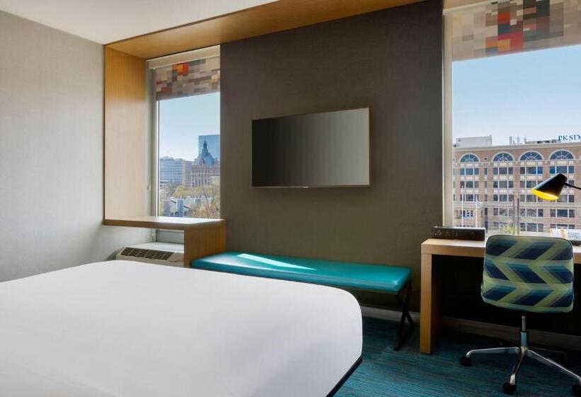 Aloft Hotel Milwaukee Downtown