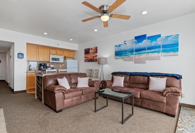 בית מלון כפרי Beach House Inn & Suites