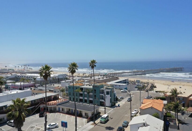 בית מלון כפרי Beach House Inn & Suites