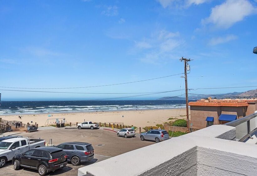 בית מלון כפרי Beach House Inn & Suites
