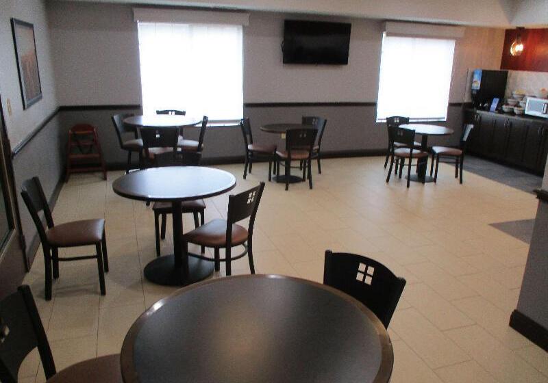 בית מלון כפרי Best Western Carthage Inn & Suites