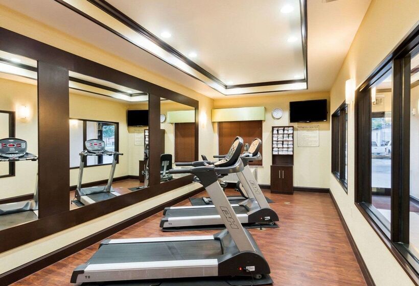 Отель Baymont By Wyndham Jewett