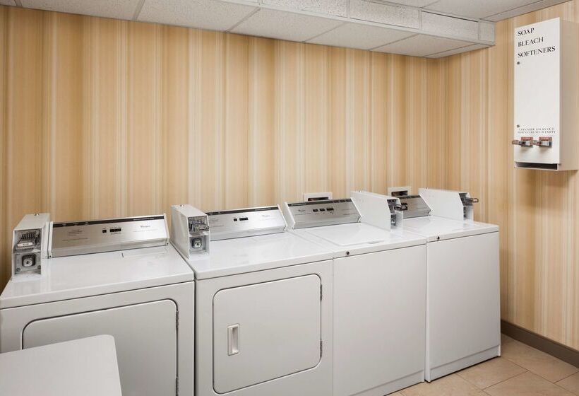 ホテル Country Inn & Suites By Radisson, Toledo South, Oh