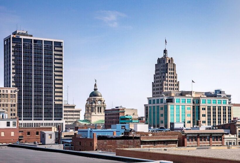 فندق Courtyard Fort Wayne Downtown At Grand Wayne Convention Center