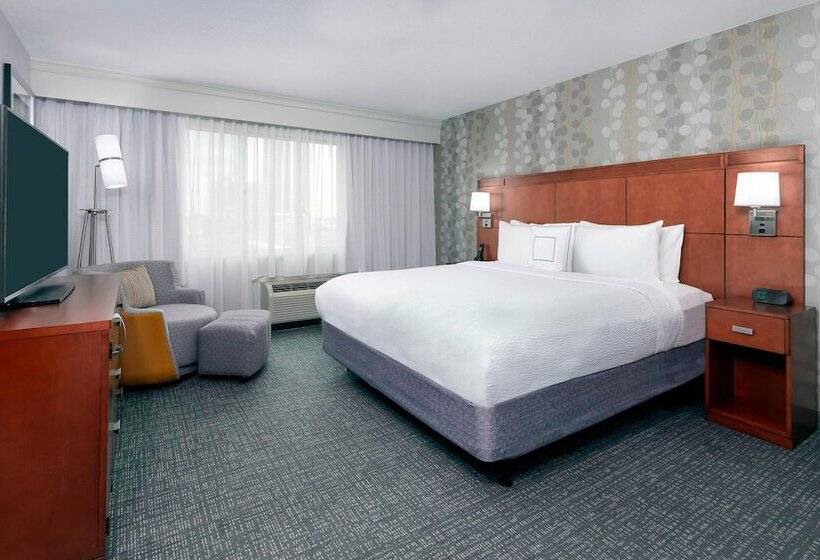 فندق Courtyard Fort Wayne Downtown At Grand Wayne Convention Center