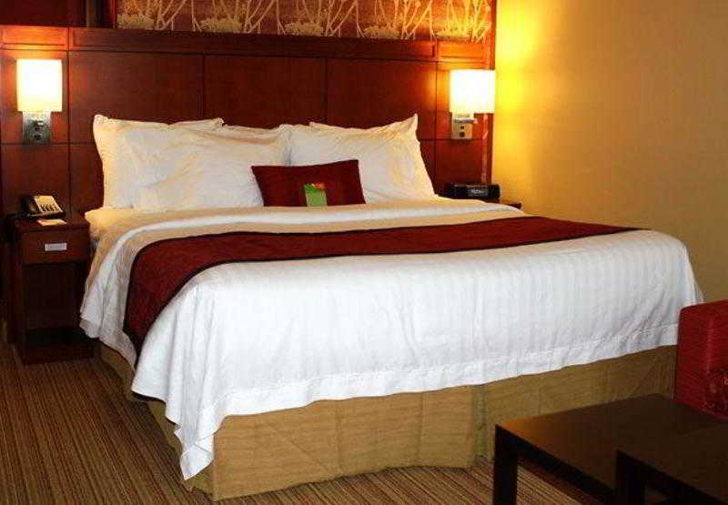 هتل Courtyard By Marriott Hagerstown