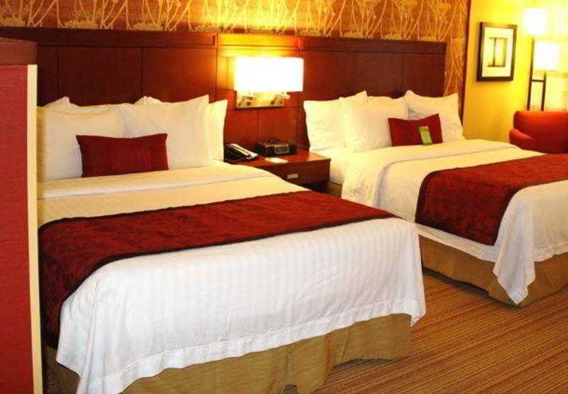 هتل Courtyard By Marriott Hagerstown