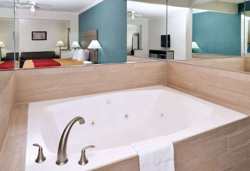 فندق Econo Lodge Inn & Suites Port Arthur Near Sabine Pass