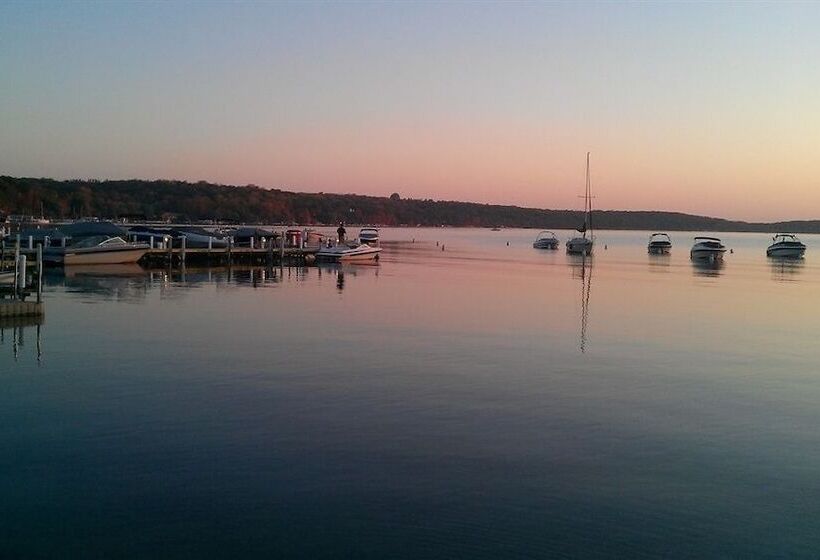 فندق Fontana Village Inn