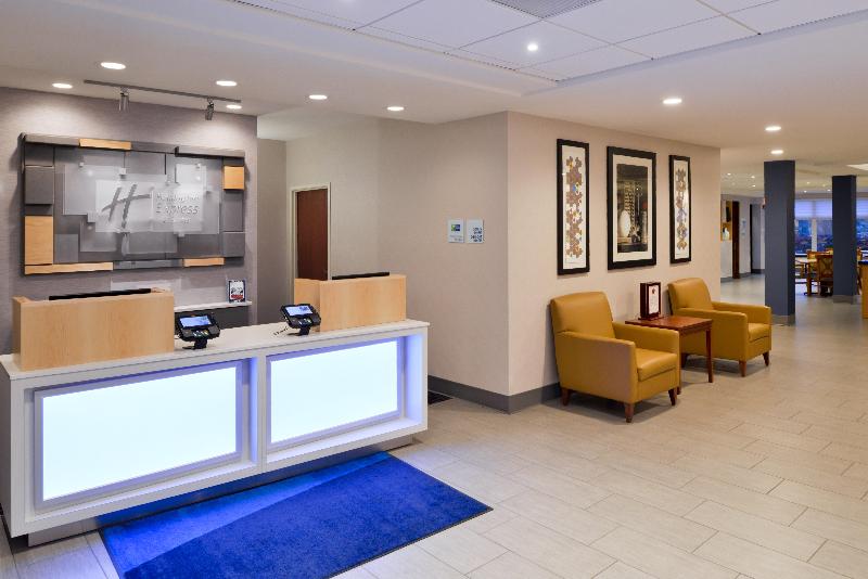 هتل Holiday Inn Express  & Suites Clifton Park