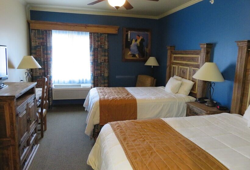 ホテル La Hacienda Inn