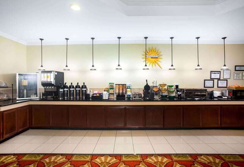 Отель La Quinta By Wyndham Columbus Tx