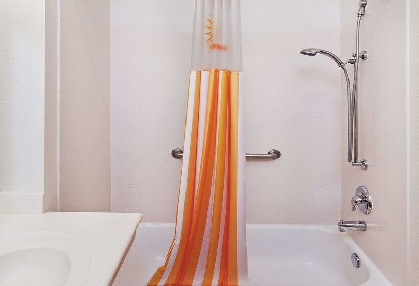 Отель La Quinta By Wyndham Columbus Tx