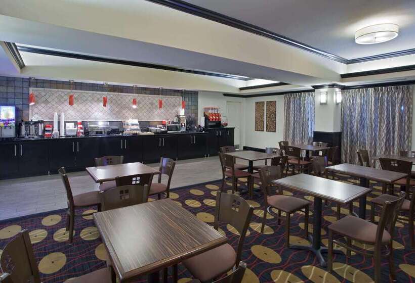 هتل La Quinta By Wyndham Conway