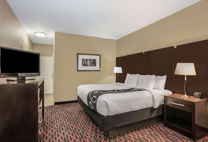 هتل La Quinta By Wyndham Conway