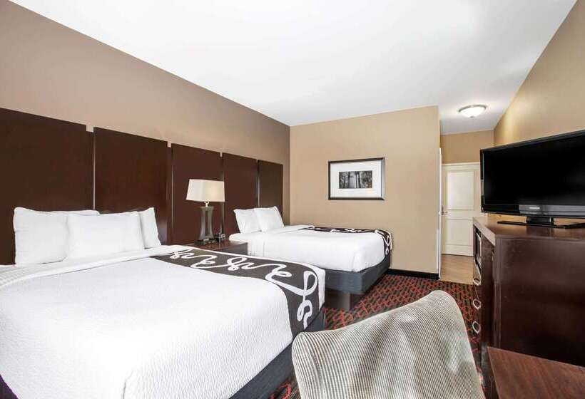 هتل La Quinta By Wyndham Conway