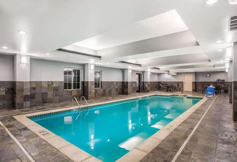هتل La Quinta By Wyndham Conway