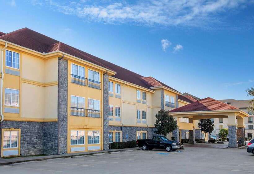 هتل La Quinta By Wyndham Conway