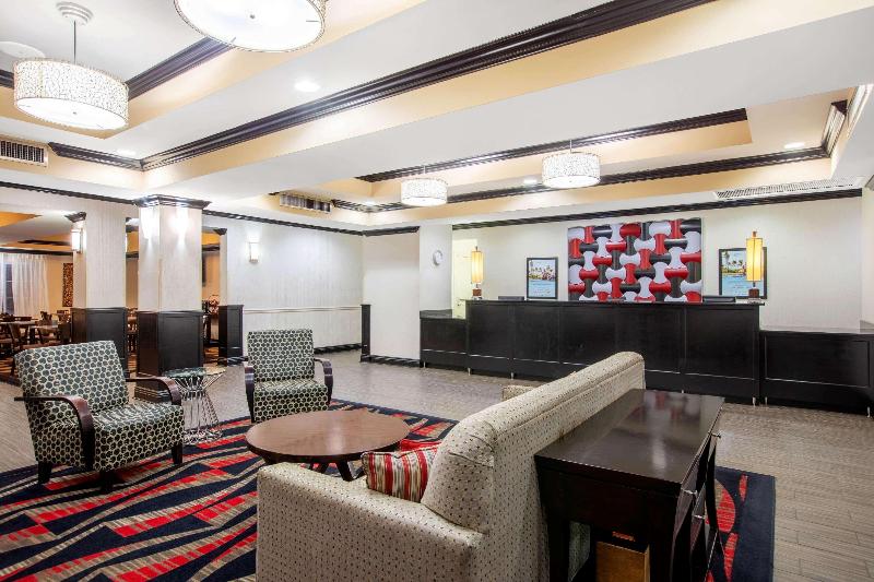هتل La Quinta By Wyndham Conway