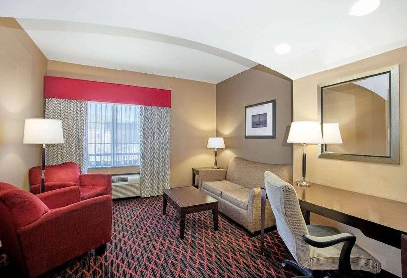 هتل La Quinta By Wyndham Conway