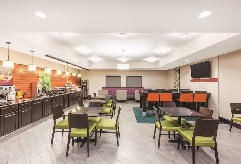 هتل La Quinta By Wyndham Houston Iah Bush Intl Airport E
