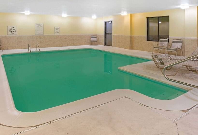 هتل La Quinta By Wyndham Richmond Kings Dominion