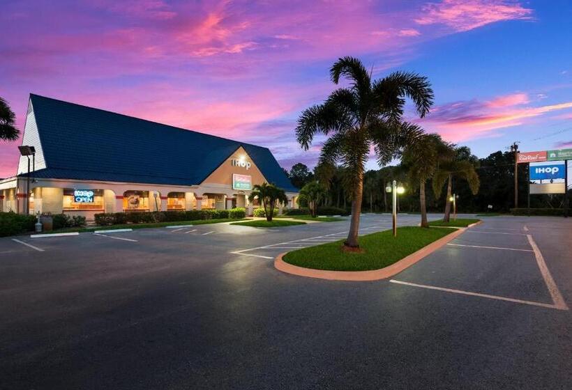 هتل Red Roof Inn Vero Beach   I 95