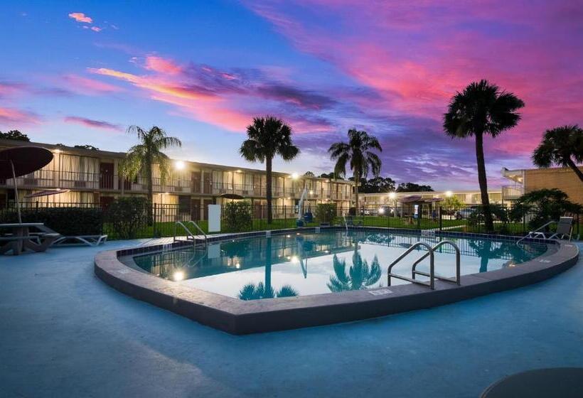 هتل Red Roof Inn Vero Beach   I 95