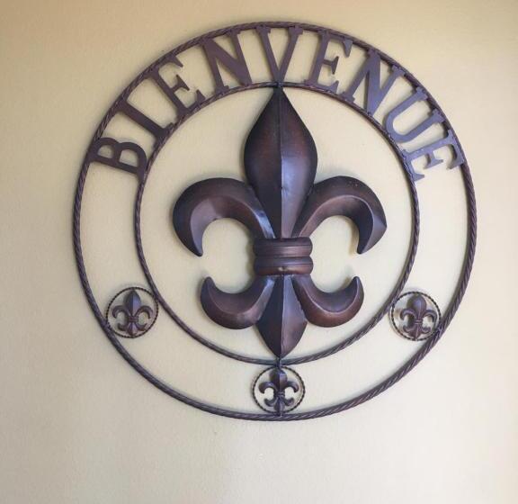 فندق Rodeway Inn & Suites