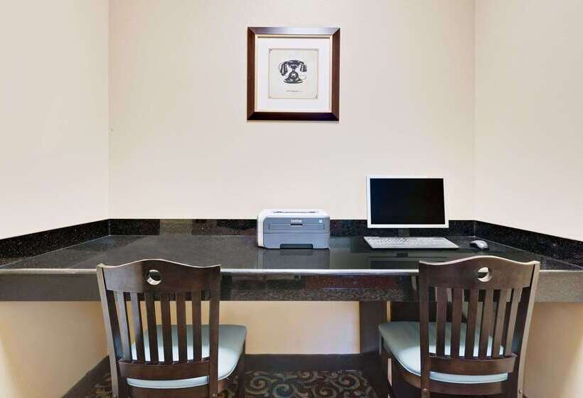 هتل Super 8 By Wyndham Odessa Tx