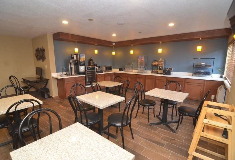 Отель Super 8 By Wyndham Urbandale/des Moines Area