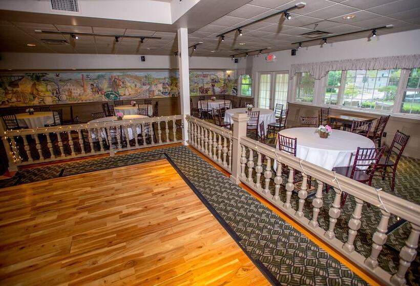 فندق The Common Man Inn & Spa