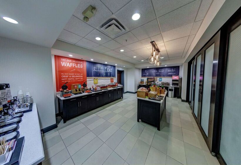 مُتل Hampton Inn Neptune/wall
