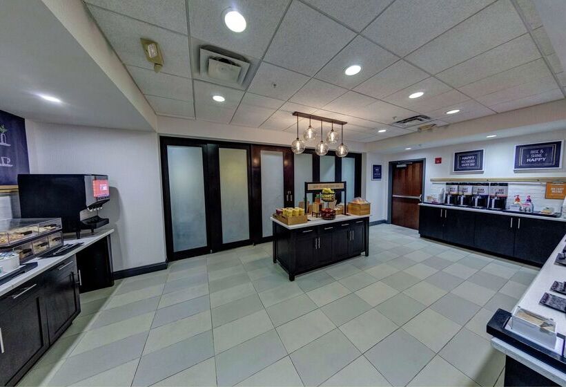 مُتل Hampton Inn Neptune/wall