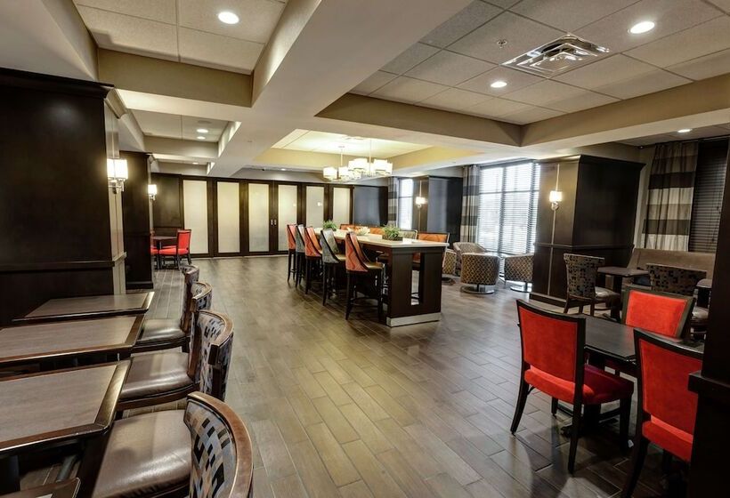 مُتل Hampton Inn Neptune/wall