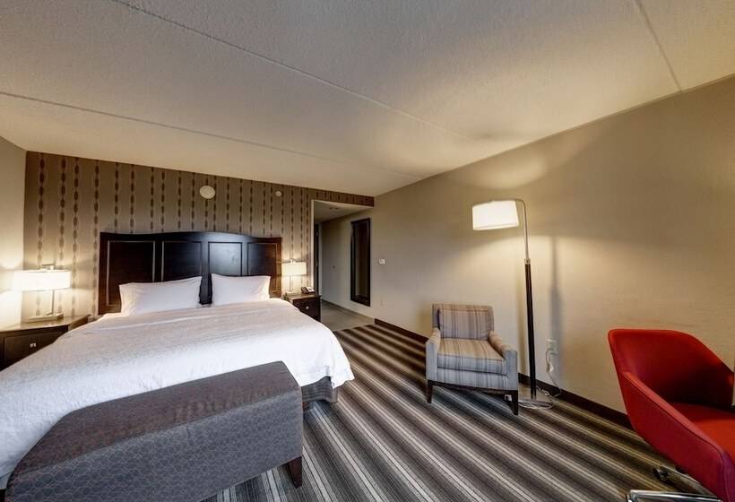 مُتل Hampton Inn Neptune/wall