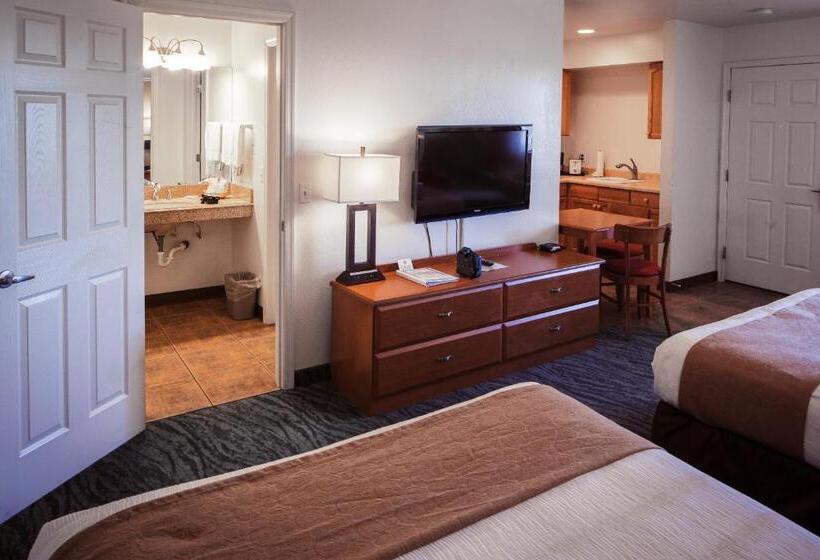 مُتل Pines Inn & Suites