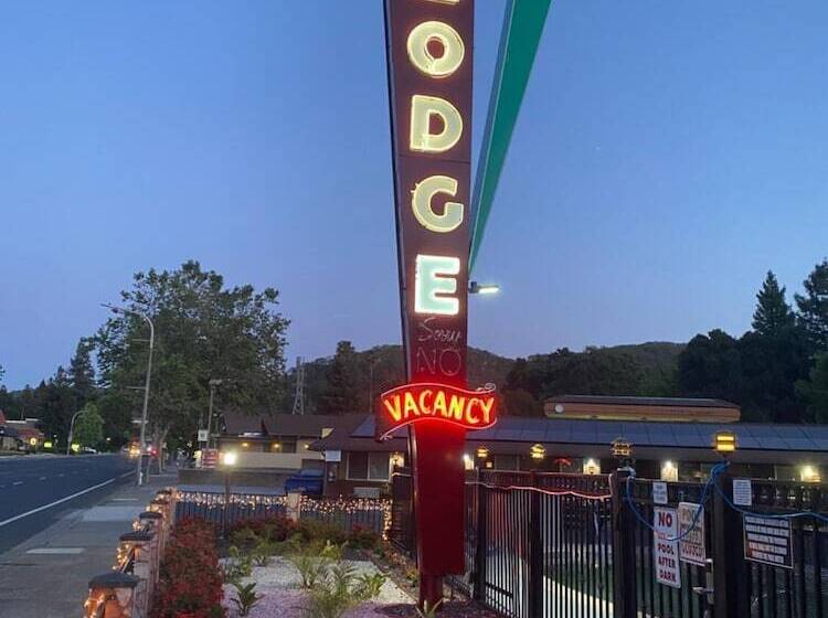 Muir Lodge Motel