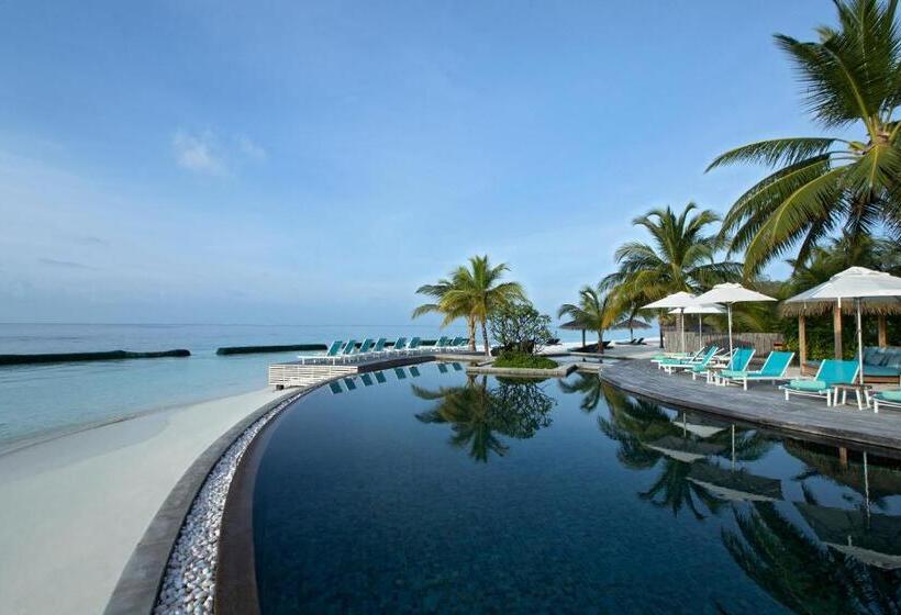 Resort Constance Moofushi  All Inclusive