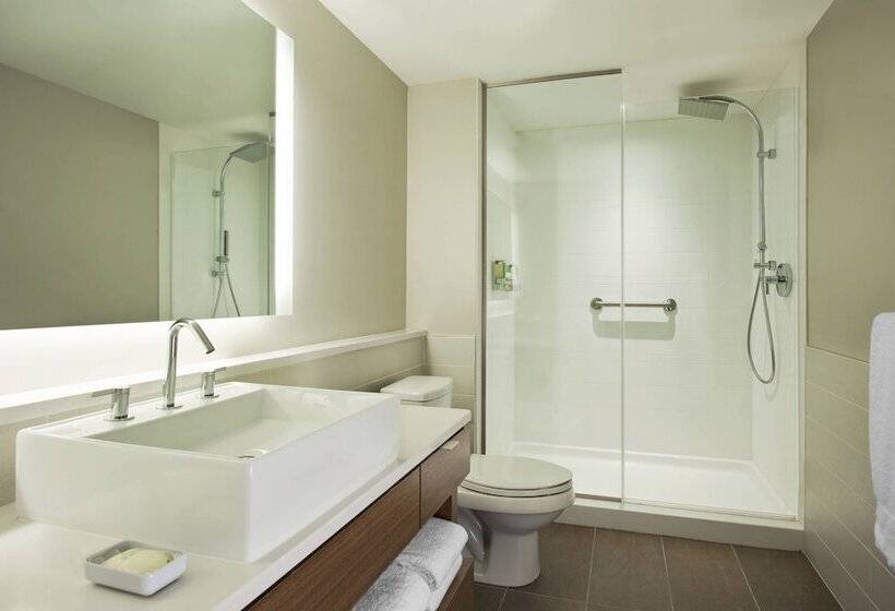 Element Omaha Midtown Crossing