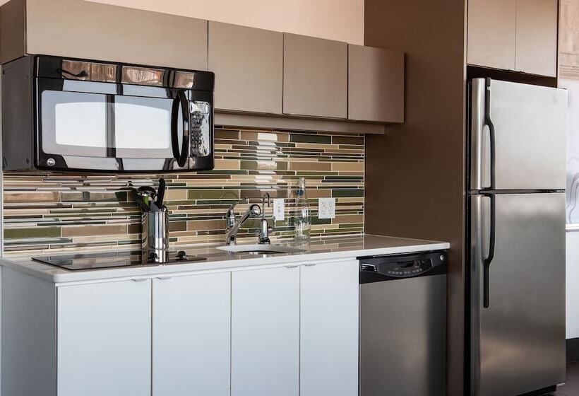 Element Omaha Midtown Crossing