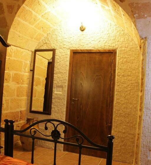 Exedra Holiday House