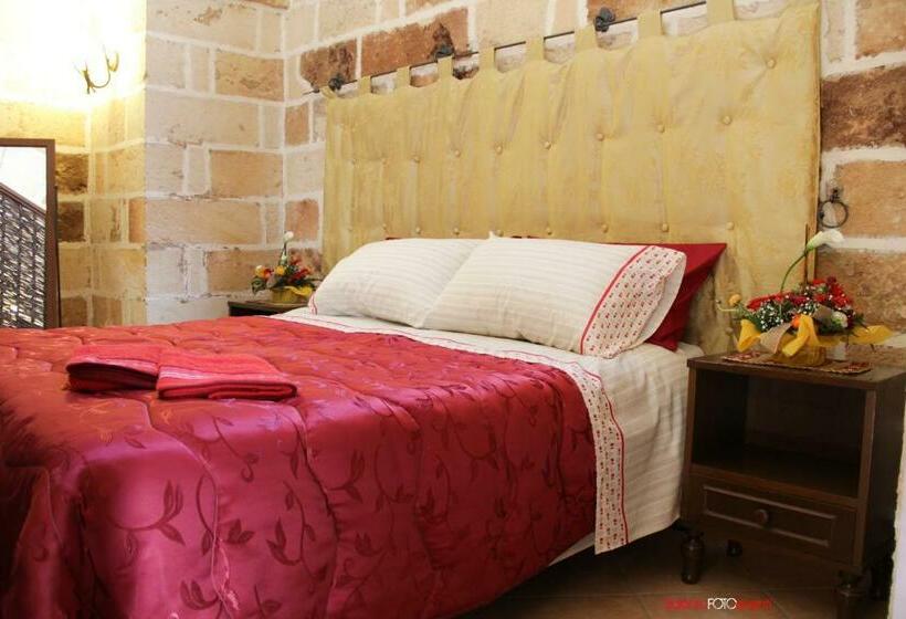 Exedra Holiday House