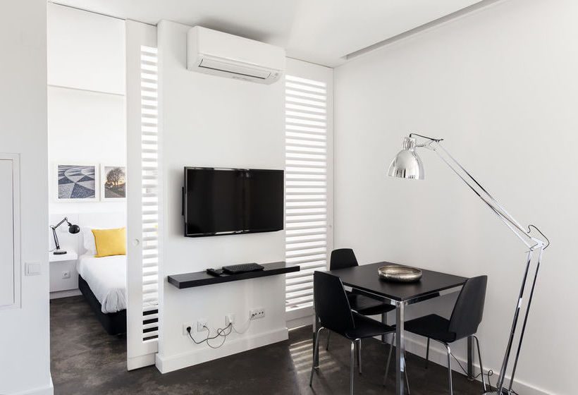 Hello Lisbon Santa Apolonia