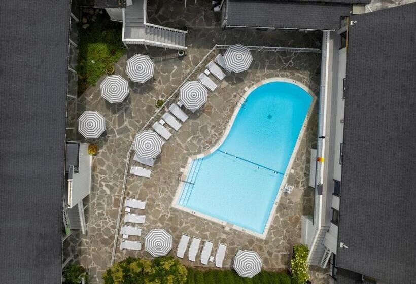 فندق A Wave Inn