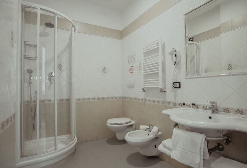 Fotos del hotel Albergo Marisa:  7