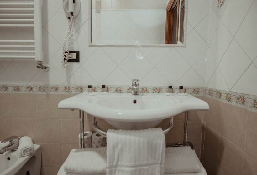 Fotos del hotel Albergo Marisa:  6